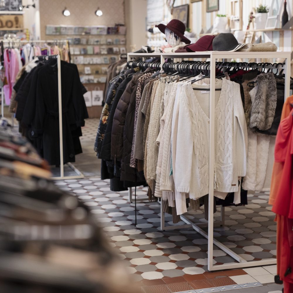 beautiful-second-hand-market